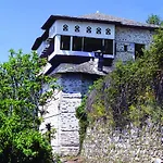 招待所 Santikos Mansion, Santikos Collection
