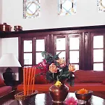 招待所 Santikos Mansion, Santikos Collection