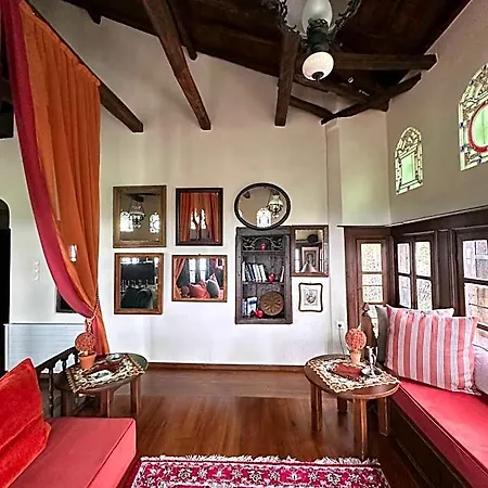 Santikos Mansion, Santikos Collection بيت ضيافة فيزيتسا