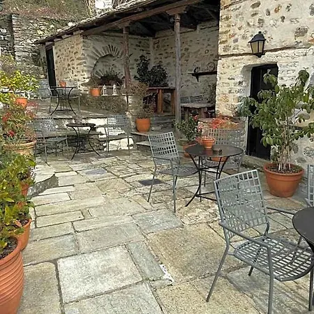 Santikos Mansion, Santikos Collection فيزيتسا