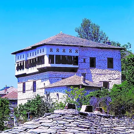 Santikos Mansion, Santikos Collection فيزيتسا