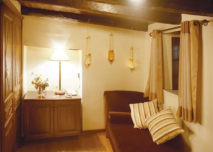 Santikos Mansion, Santikos Collection بيت ضيافة فيزيتسا